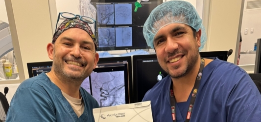 Primer caso del Dr. Zamora con dispositivo WEB SL 7x3 en la Clínica Universidad de los Andes